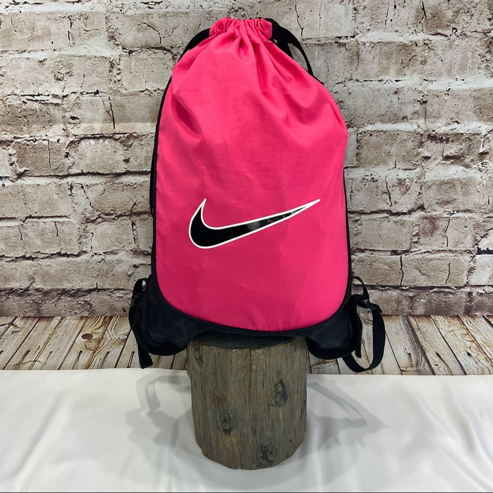 NIKE CINCH BACKPACK PINK BLACK